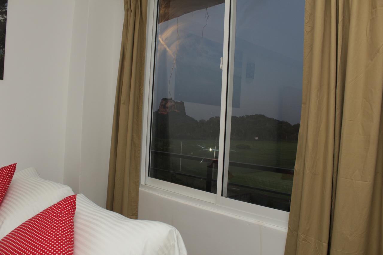 מלון Sigiriya Water Guest & View Point Restaurant מראה חיצוני תמונה